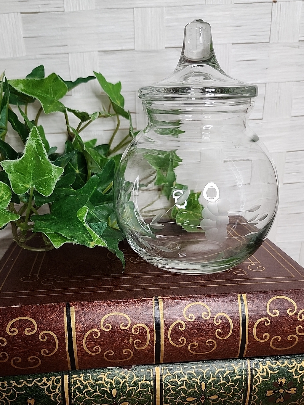 👉*VINTAGE* PRINCESS HOUSE CRYSTAL HERITAGE VANITY COTTON BALL JAR W/ LID #025